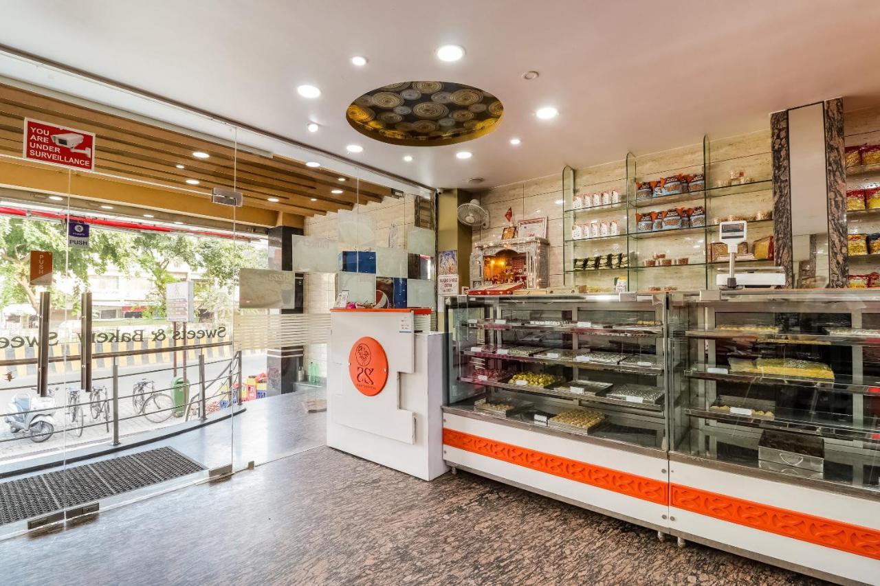 Juhi Bari Oyo 61050 S S K Continental酒店 外观 照片